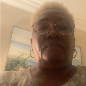 Meet your Posher, Iris